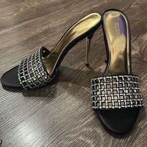 NWOT Guess Heels